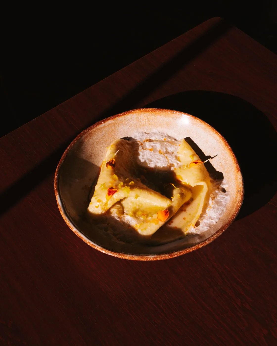 Raviole de bitekuteku, espuma de coco